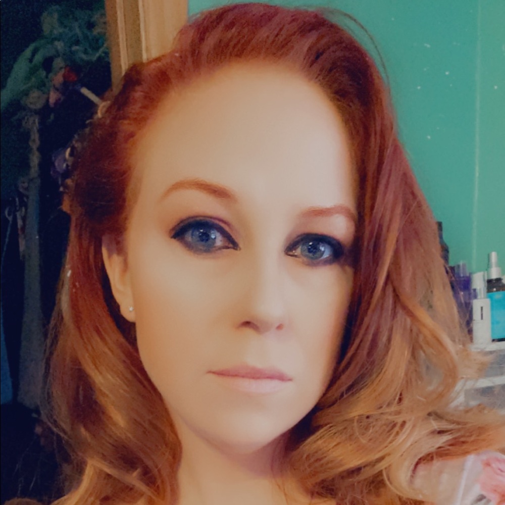 Meet your Posher, Moira